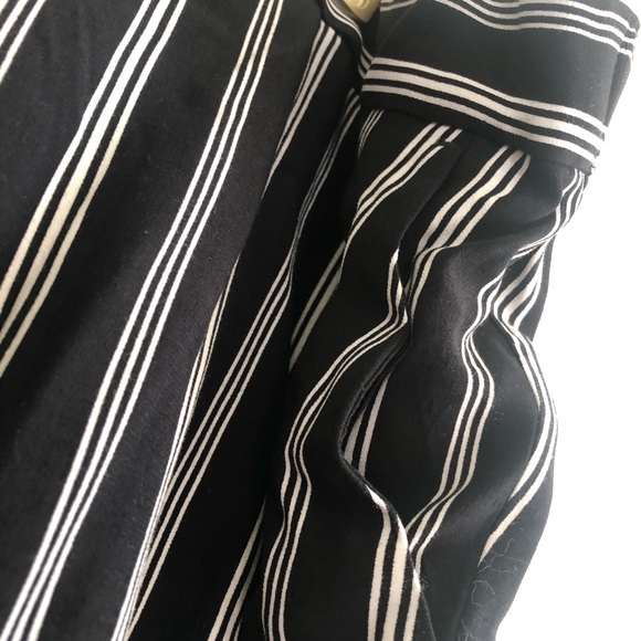 NWOT LOFT Plus Wide Leg B&W Pinstripe Trousers 🖤 - Picture 6 of 12